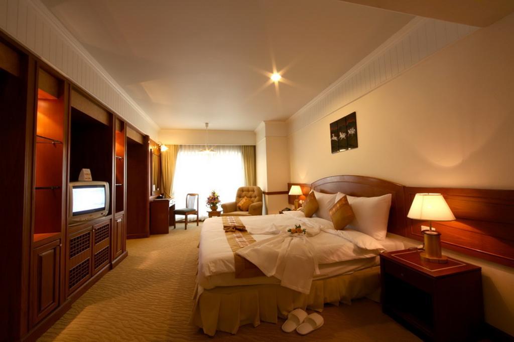 Grand Diamond City Hotel & Casino Poipet Eksteriør billede
